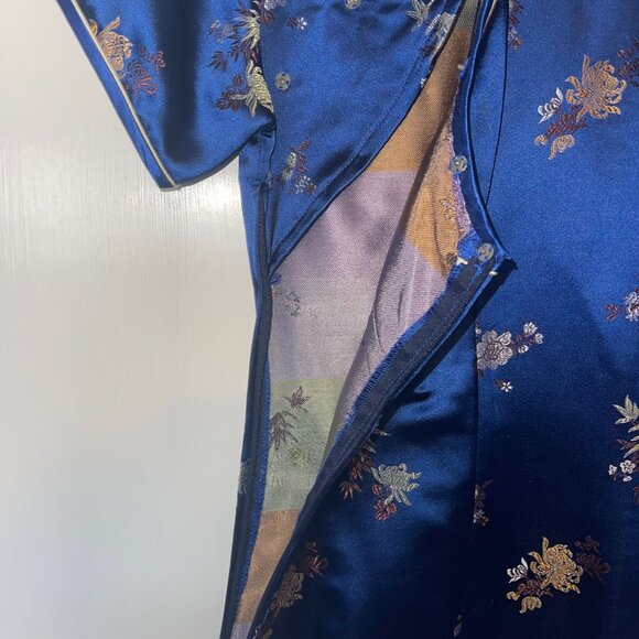 Blue traditional Chinese silk dress (qi pao) - Picture 6 of 7